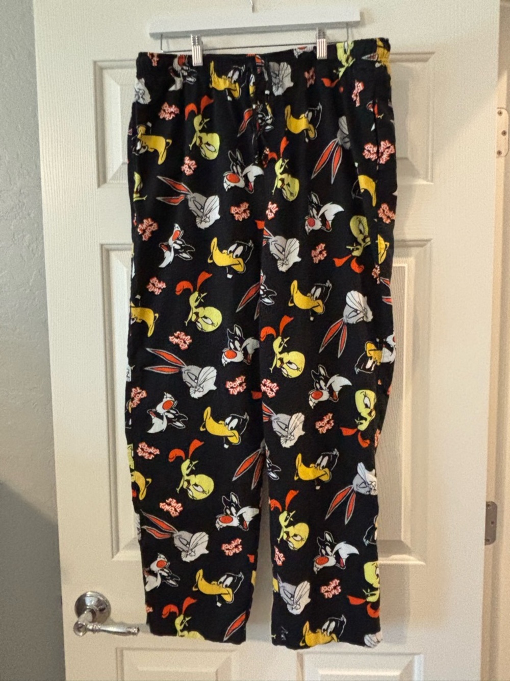 Amazon Essentials Black Lounge Pants with Multicolor Looney Tunes Faces